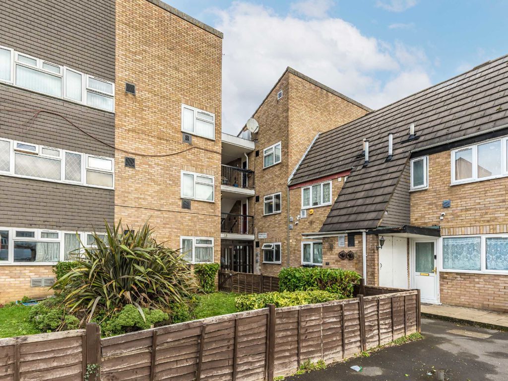 1 bed flat for sale in Midsummer Avenue, Hounslow TW4, £280,000 Zoopla