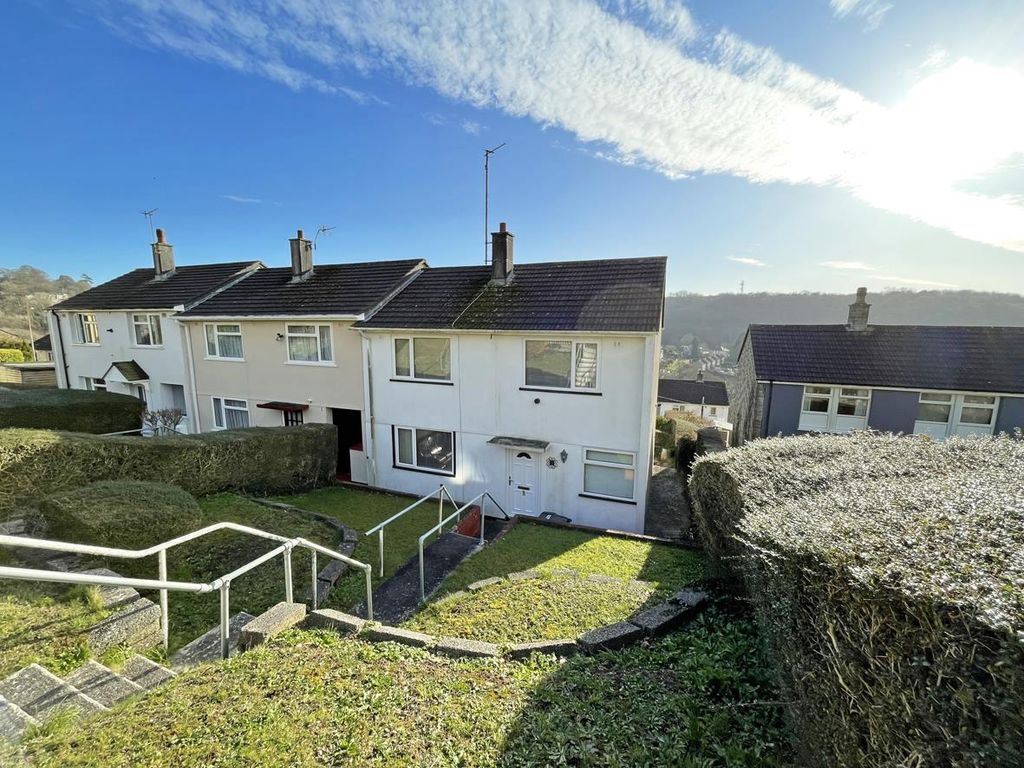 3 bed end terrace house for sale in Middlefield Road, Southway