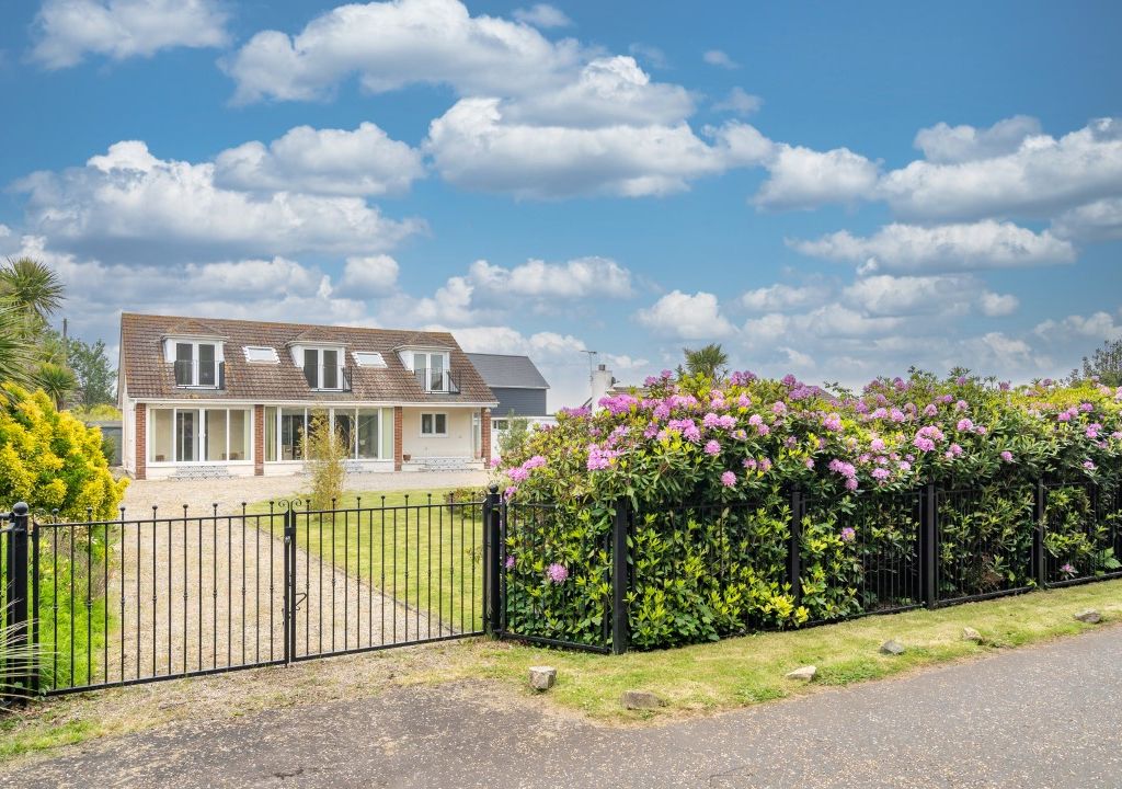 5 bed detached house for sale in Cliff Lane, Gorleston, Great Yarmouth