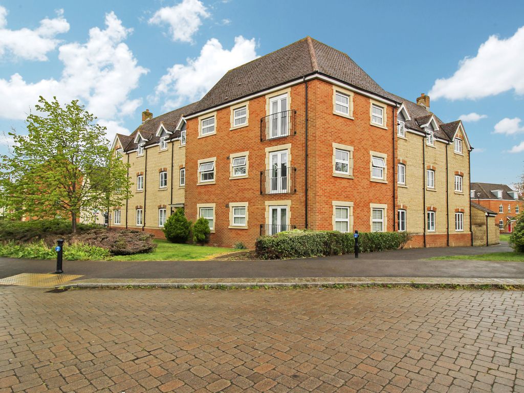 2 bed flat to rent in Aquarius Court, Oakhurst, Swindon SN25 Zoopla