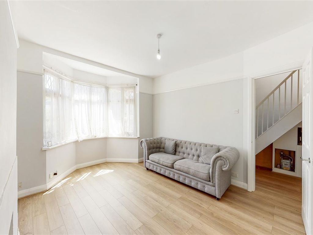 4 bed terraced house to rent in Stanley Park Road, Carshalton SM5, £