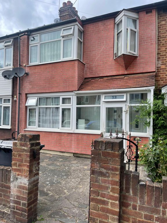 4 bed terraced house for sale in Knebworth Avenue, Walthamstow E17 Zoopla