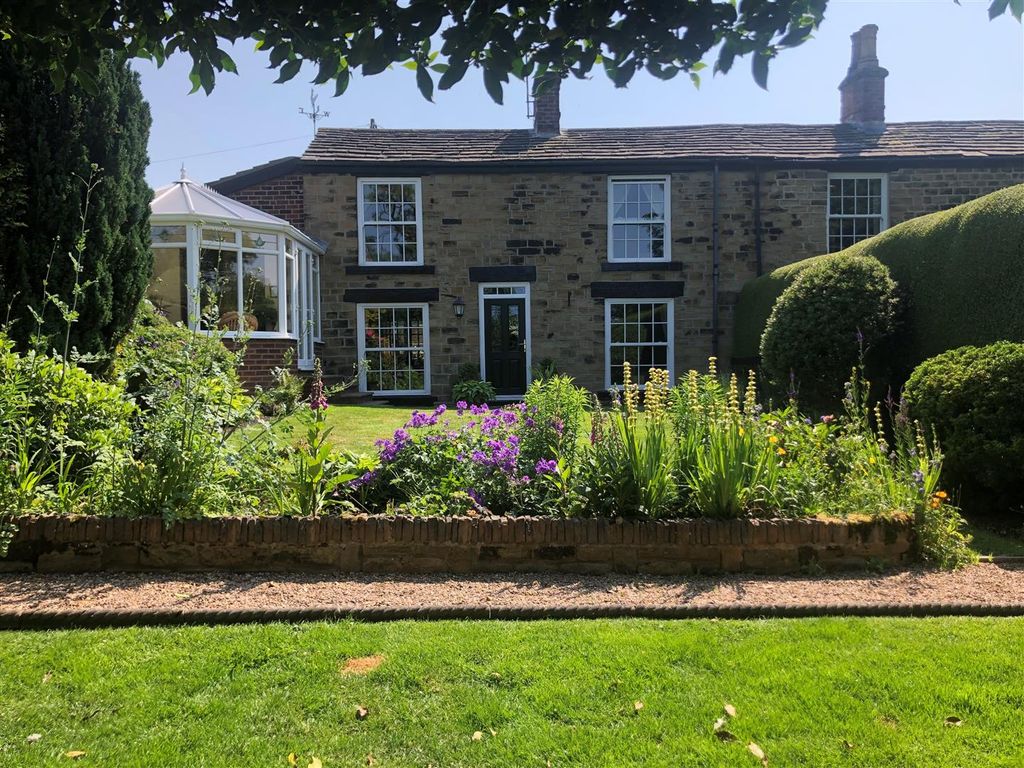 4 bed property for sale in Wakefield Road, Horbury, Wakefield WF4, £