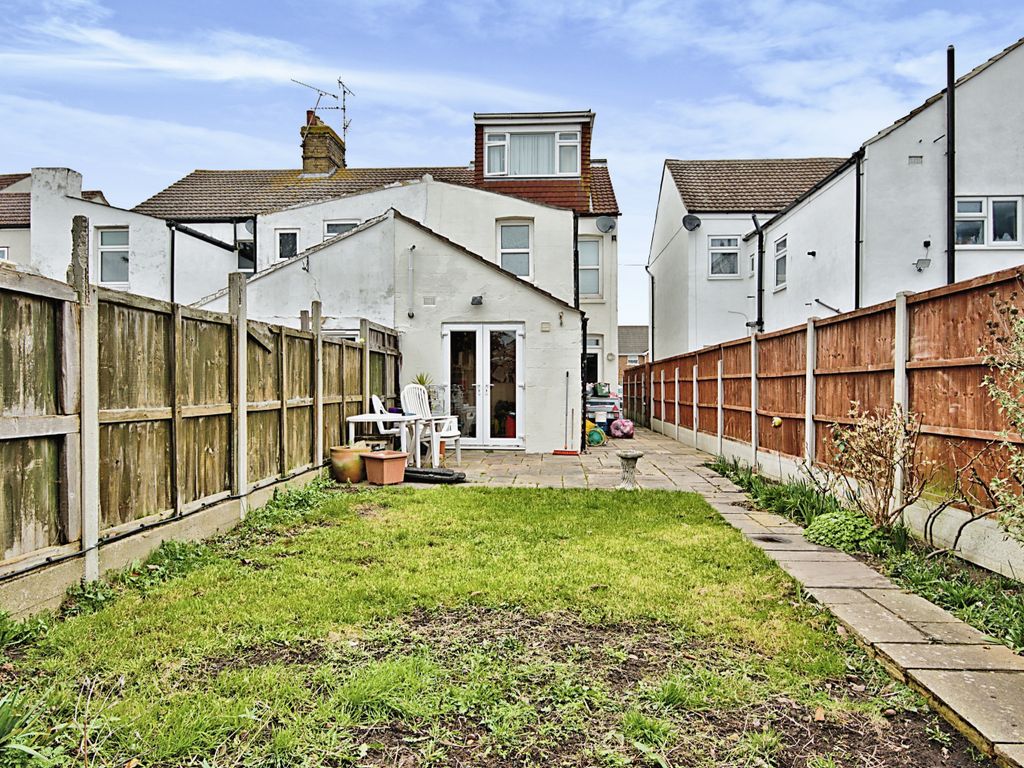 2 bed end terrace house for sale in Seaview Road, Shoeburyness