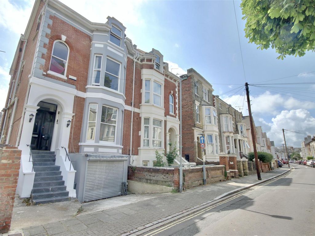 6 bed semidetached house for sale in Elphinstone Road, Southsea PO5