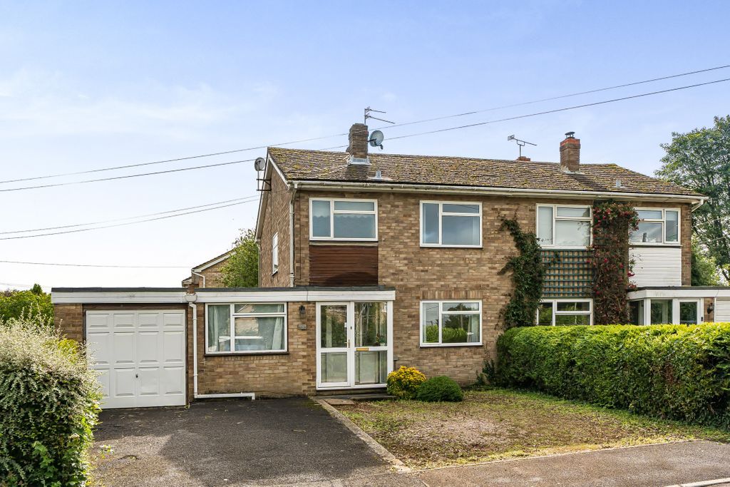 3 bed semidetached house for sale in St. Johns Way, Hempton, Banbury