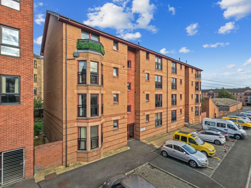 2 bed flat for sale in Lymburn Street, Yorkhill, Glasgow G3, £179,000