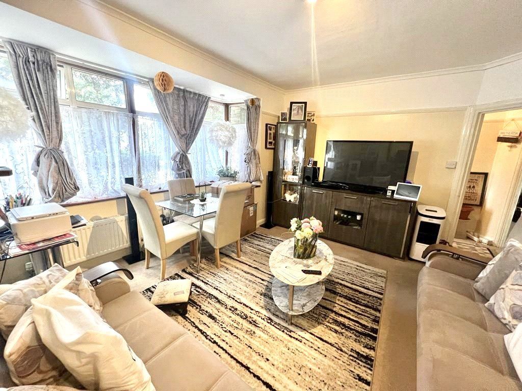 1 bed flat for sale in St. Peters Road, East Croydon, Croydon CR0, £