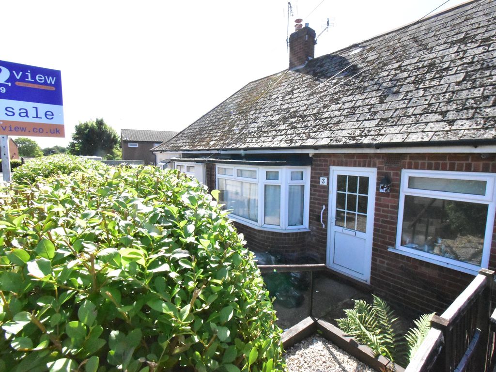 2 bed terraced bungalow for sale in Rockwood Crescent, Hucknall