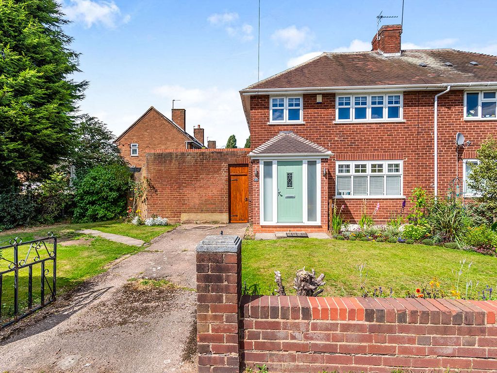 3 bed semidetached house for sale in Olinthus Avenue, Wednesfield