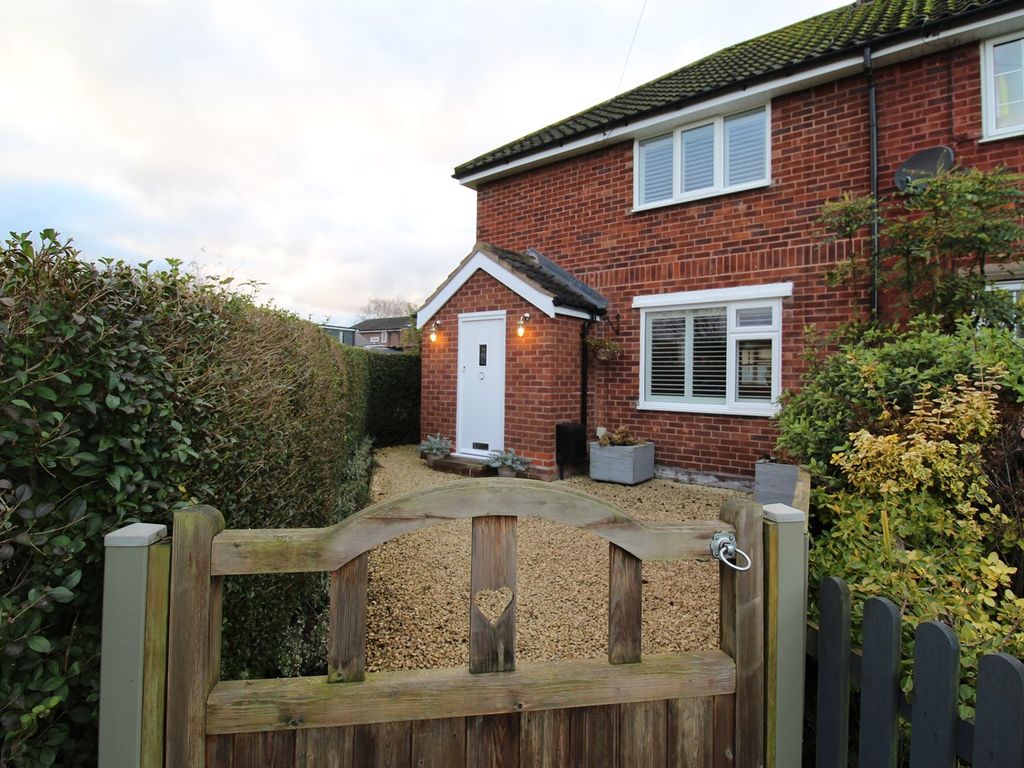 2 bed semidetached house for sale in Swan Grove, Lower Peover