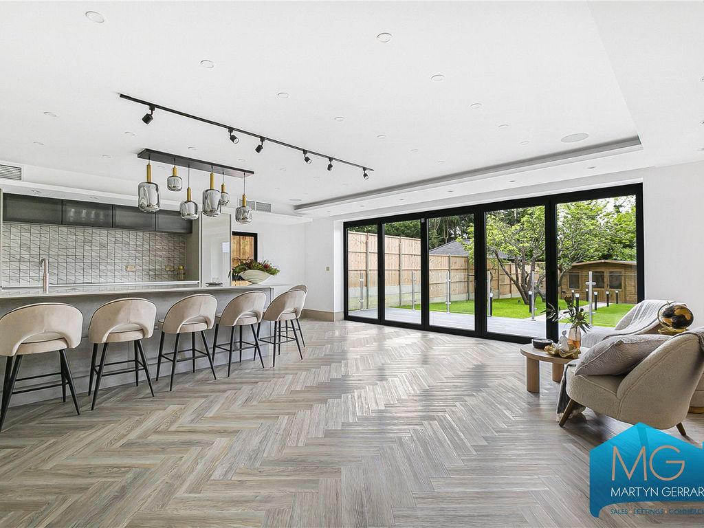 New home, 4 bed detached house for sale in Cavendish Road, EN5