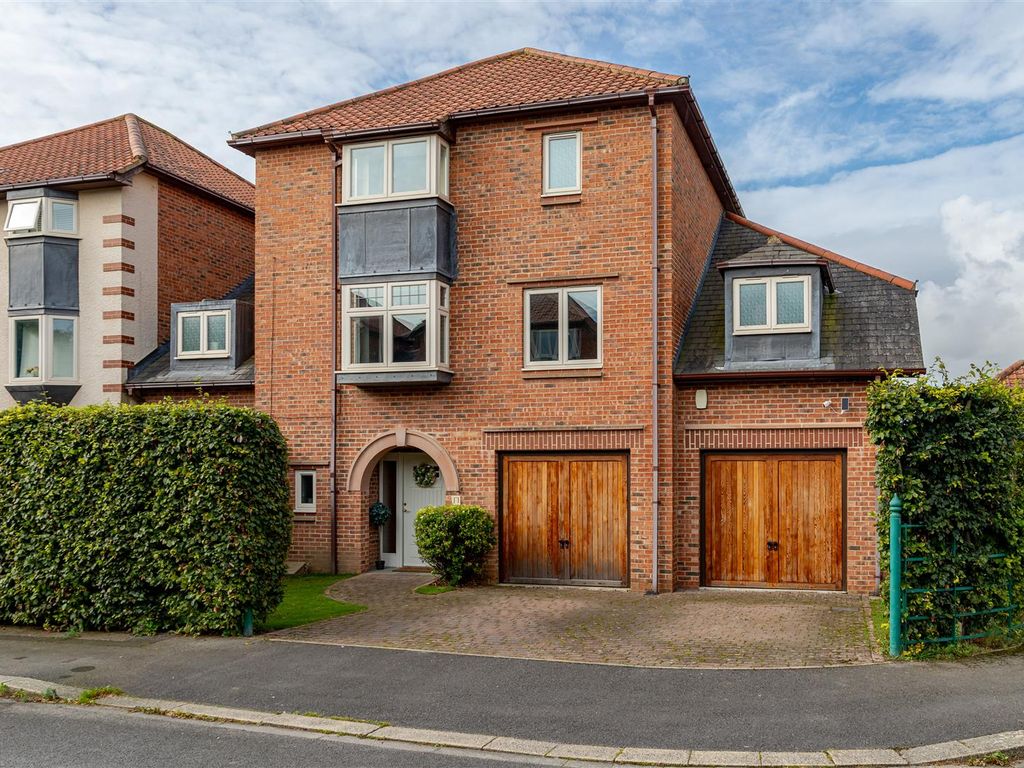 5 bed town house for sale in Leconfield, Darlington DL3, £470,000 Zoopla