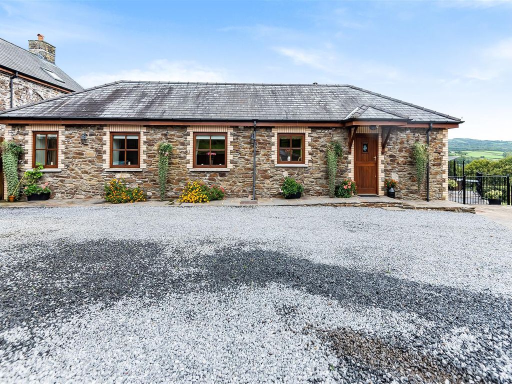 4 bed farm for sale in Ebenezer Road, Pontarddulais, Swansea SA4, £