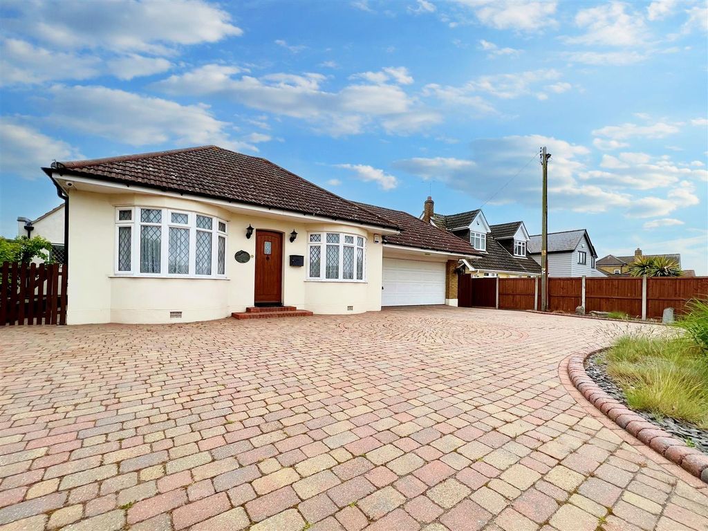 3 bed detached bungalow for sale in Mill Lane, Hook End, Brentwood CM15