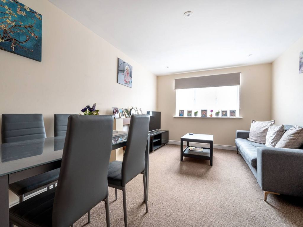 Woodlands Close Guildford GU1  