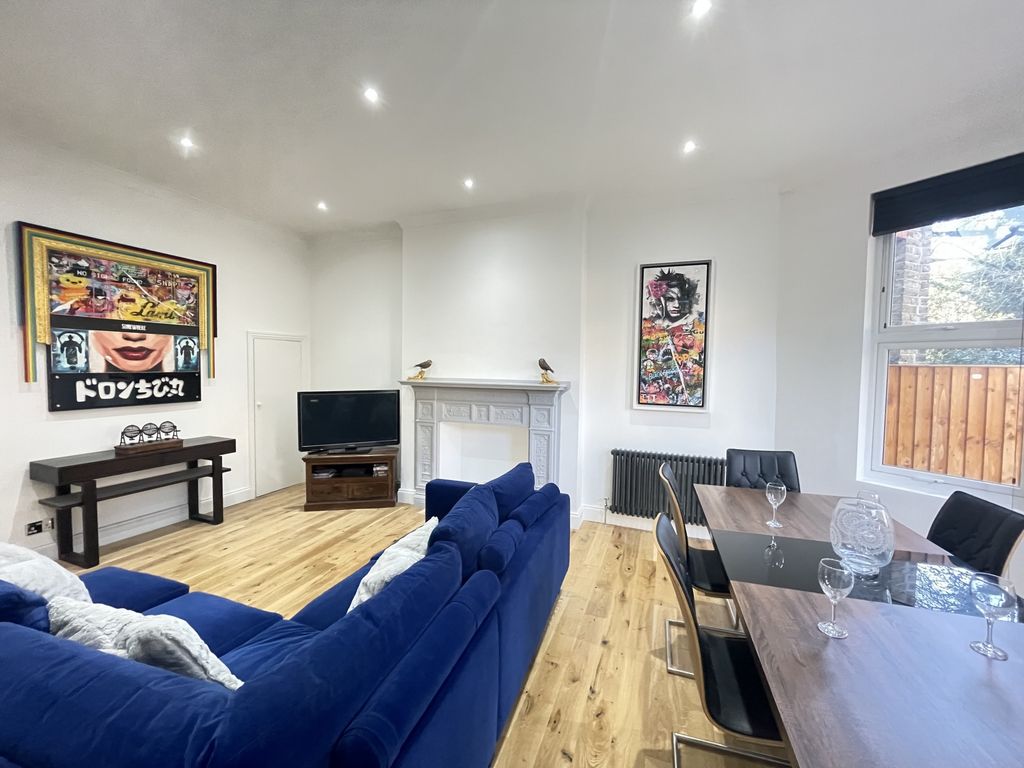 3 bed flat for sale in Park Avenue, Willesden Green NW2, £715,000 Zoopla