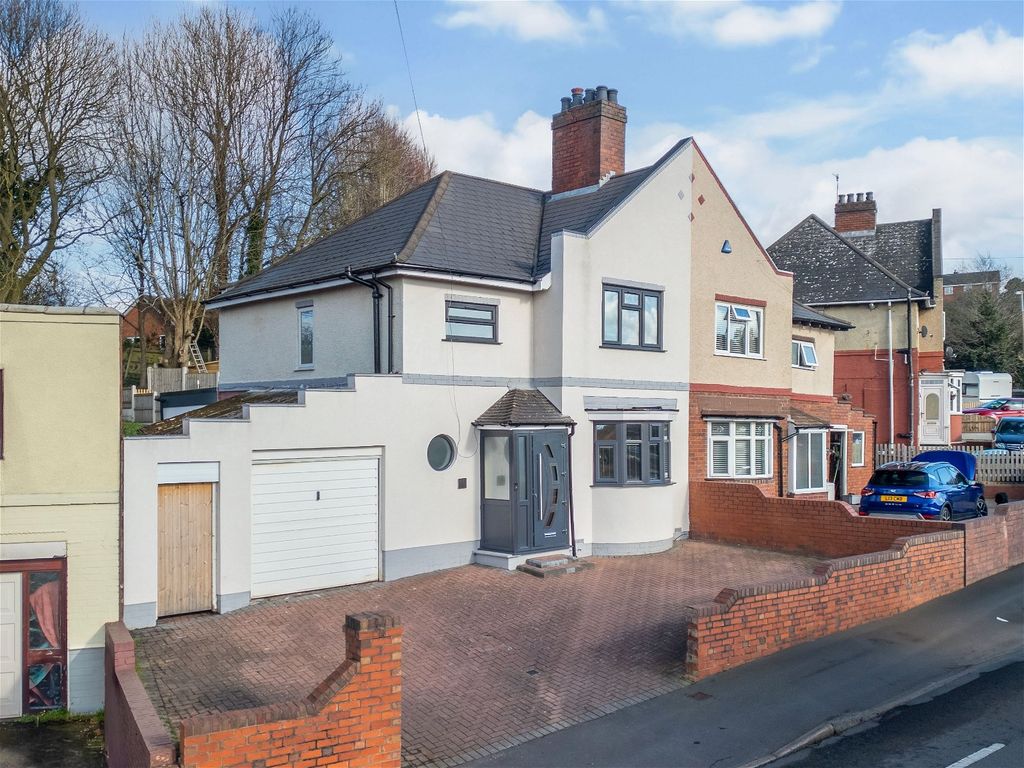 3 bed semidetached house for sale in Perry Park Road, Rowley Regis B65