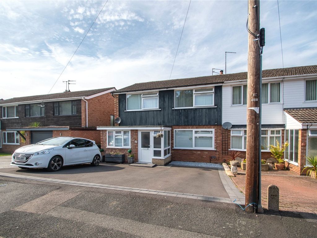 4 bed semidetached house for sale in Marlpool Drive, Redditch