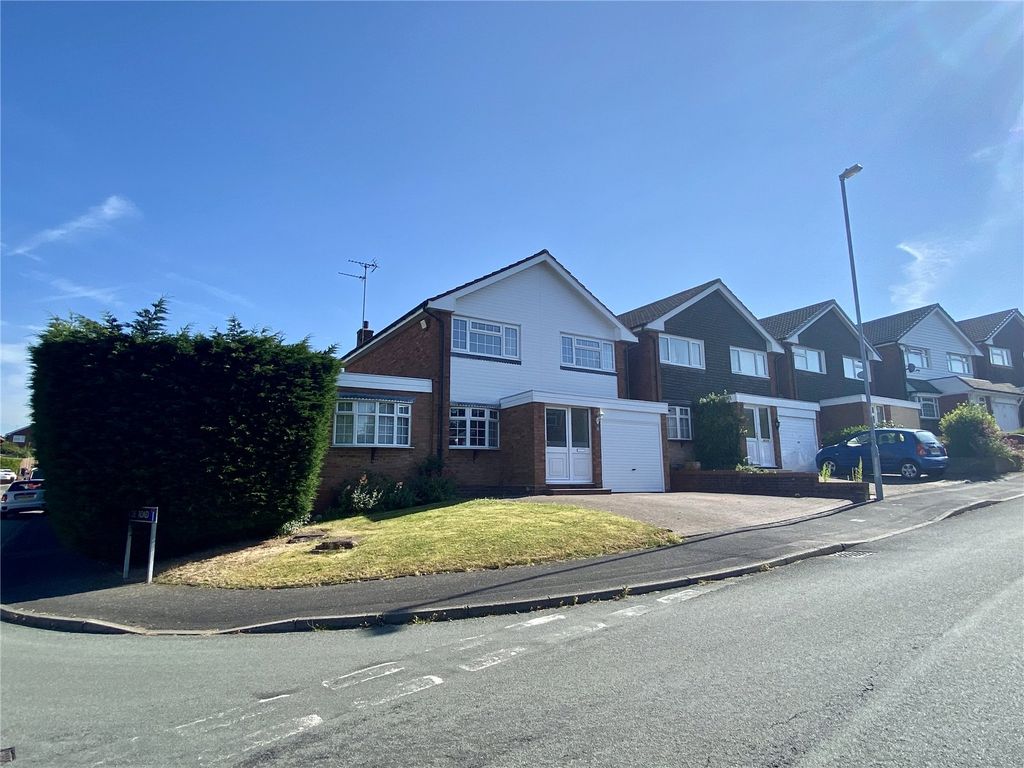 4 bed detached house for sale in Penryn Road, Walsall, West Midlands