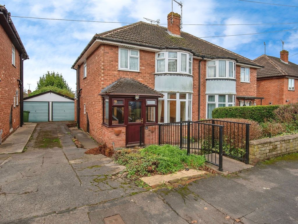 3 bed semidetached house for sale in Moreland Avenue, Hereford HR1, £