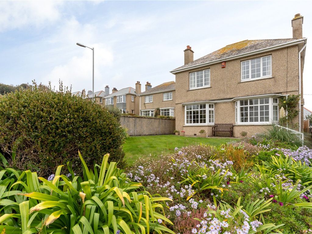 3 bed detached house for sale in Lariggan Crescent, Penzance TR18 Zoopla