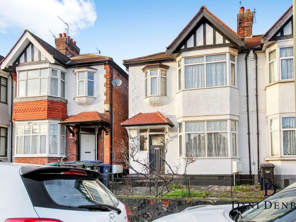 4 bed semidetached house for sale in Heriot Road, Hendon NW4, £950,000