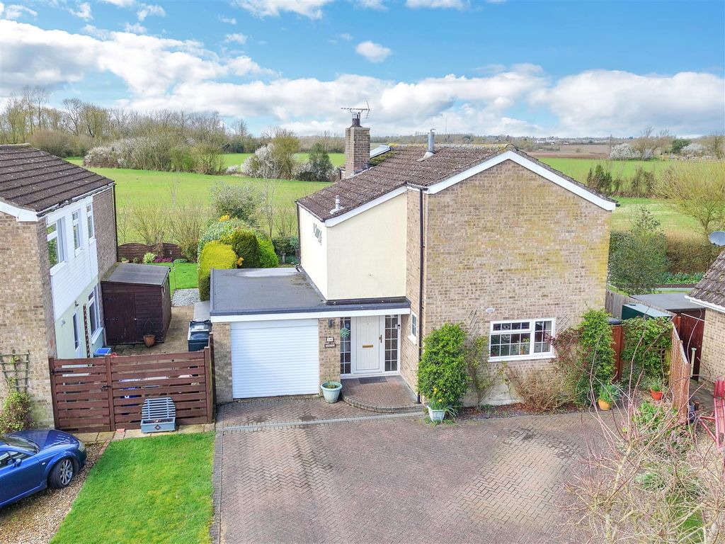 4 bed detached house for sale in Broad Green Close, Chevington, Bury St