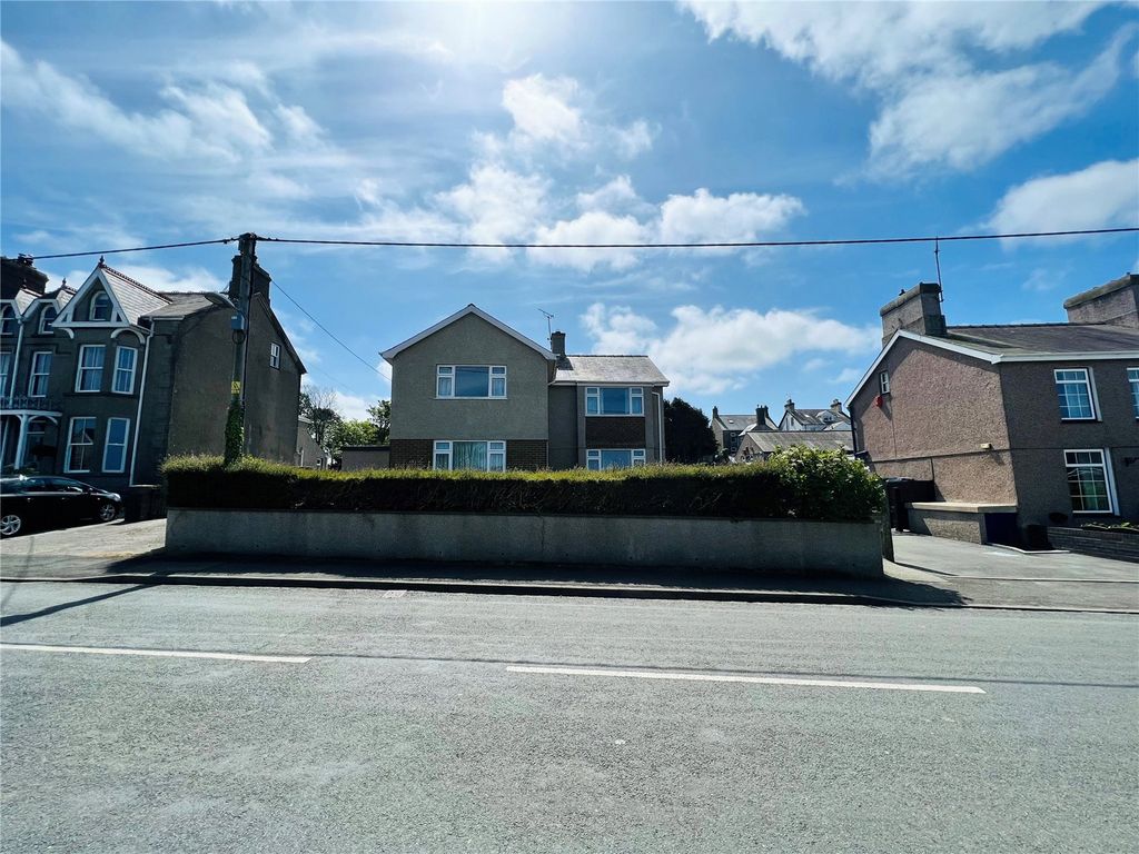 5 bed detached house for sale in Lon Isaf, Morfa Nefyn, Pwllheli LL53