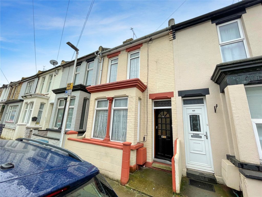 3 bed terraced house for sale in Priestfield Road, Gillingham, Kent ME7 Zoopla