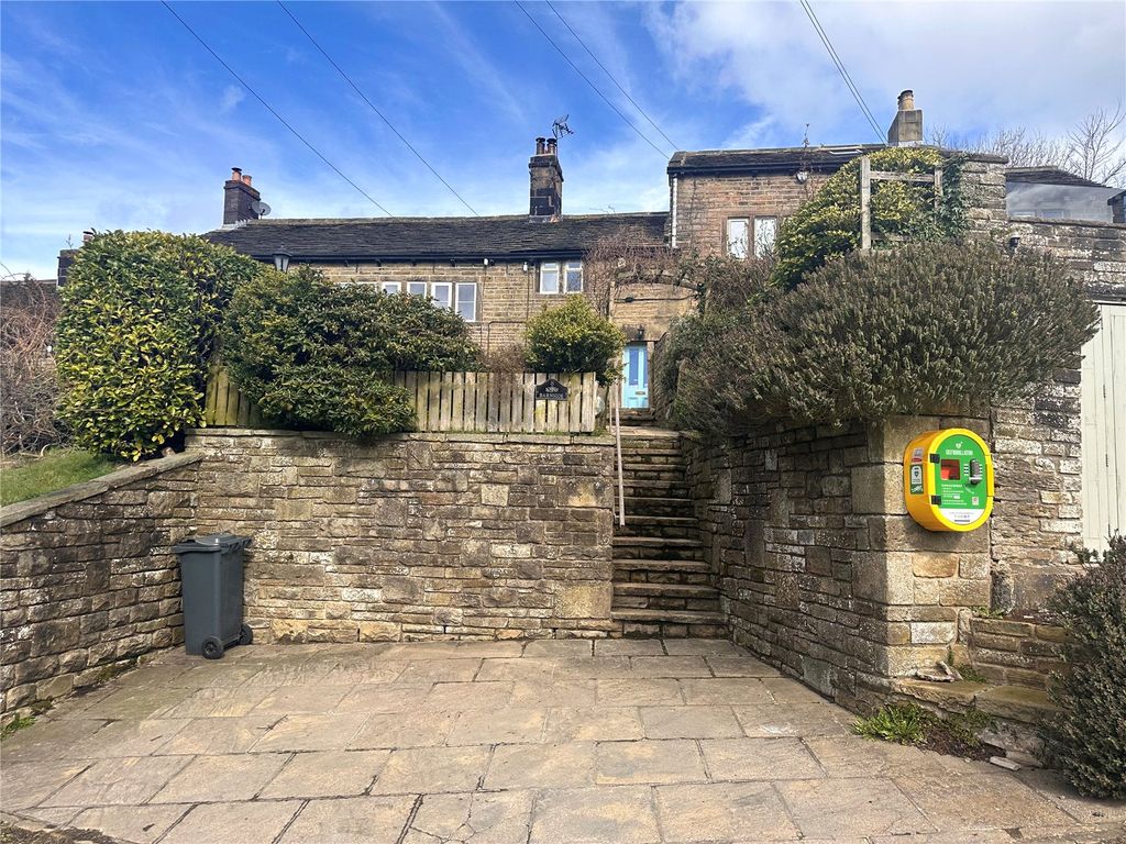 2 bed terraced house for sale in Barnside Lane, Hepworth, Holmfirth