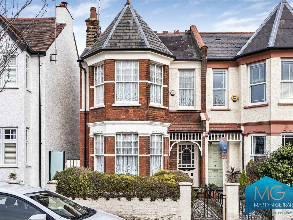 3 bed semidetached house for sale in Ashurst Road, North Finchley