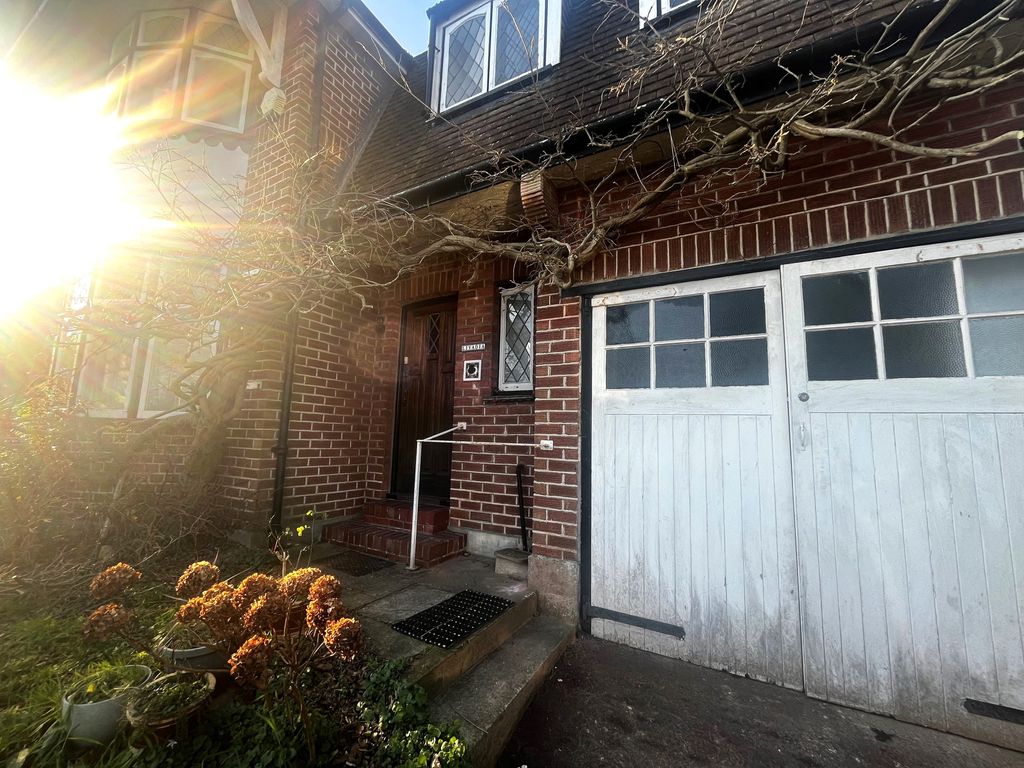 Studio to rent in Charles Road, St. LeonardsOnSea TN38, £650 pcm Zoopla