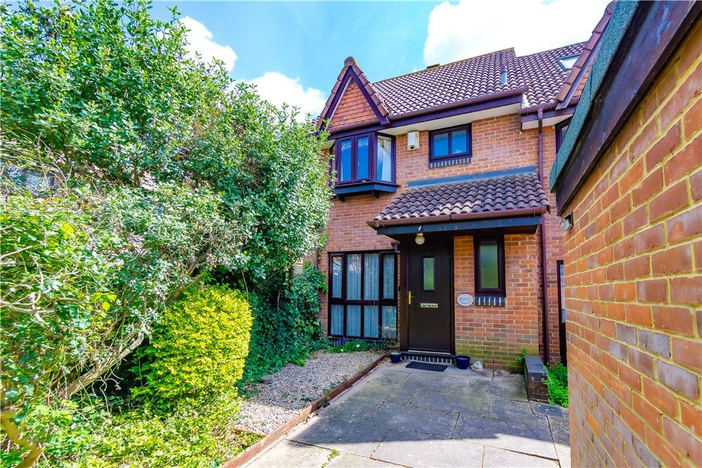 3 bed end terrace house for sale in Betony Close, Shirley, Croydon CR0