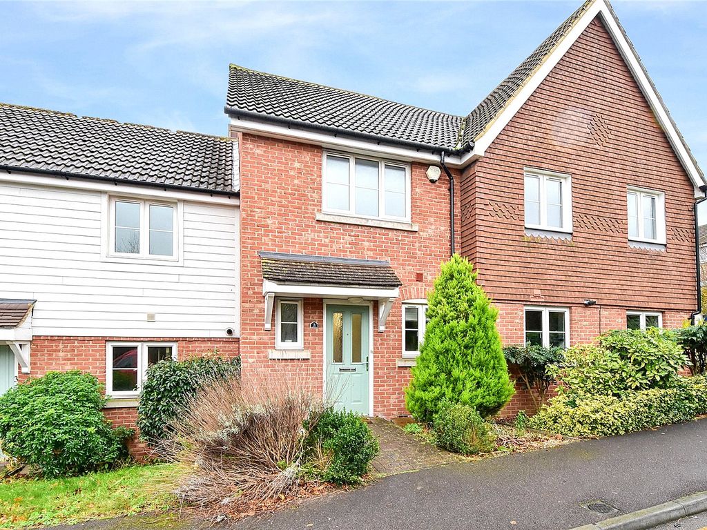 2 bed terraced house to rent in Vaughan Close, West Dartford, Kent DA1