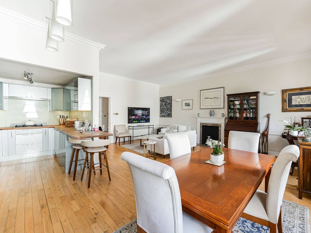 3 bed flat for sale in Queens Gate Gardens, South Kensington, London