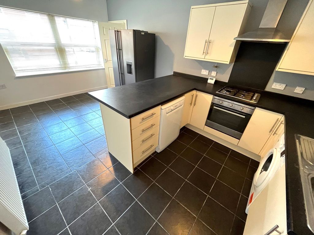 3 bed end terrace house to rent in Stanifield Lane, Farington, Leyland