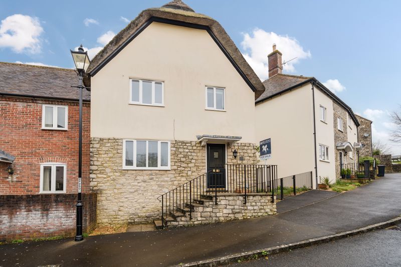 3 bed semidetached house for sale in Penn Hill View, Stratton DT2, £