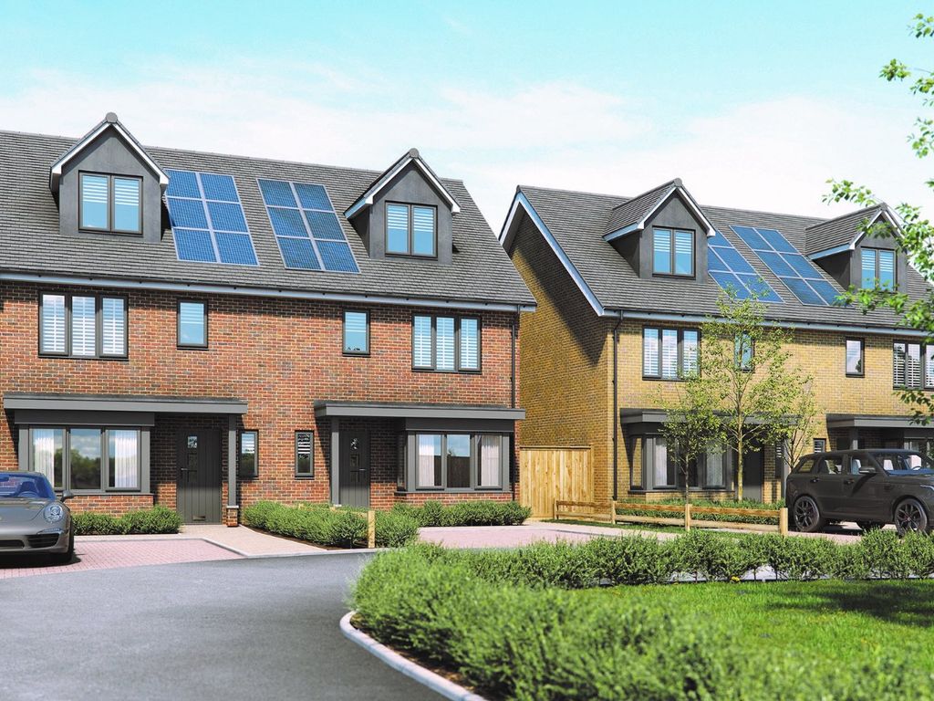 3 bed semidetached house for sale in Viking Close, Noke Shot