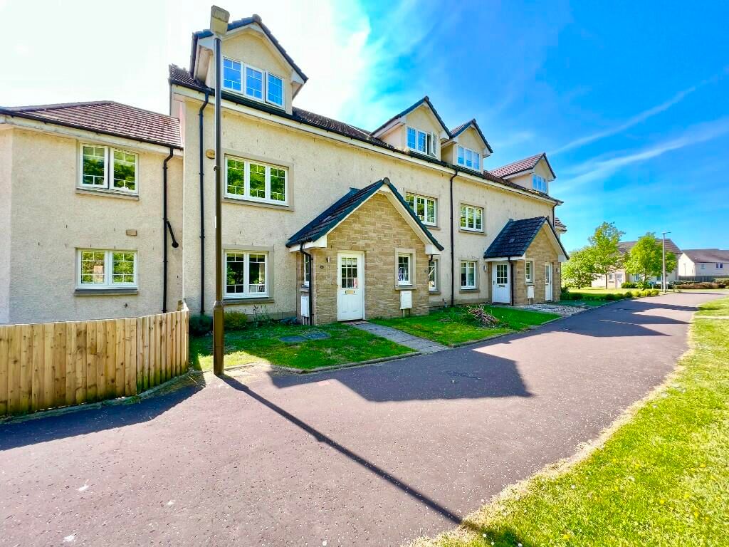 3 bed town house for sale in Mccormack Place, Larbert FK5, £200,000 Zoopla