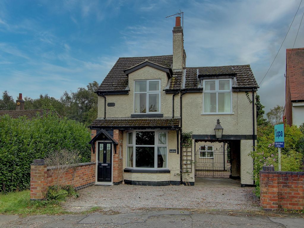3 bed detached house for sale in Abbey Road, Coalville LE67, £500,000