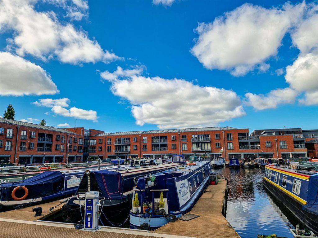 2 bed flat for sale in Diglis Dock Road, Worcester WR5, £190,000 Zoopla