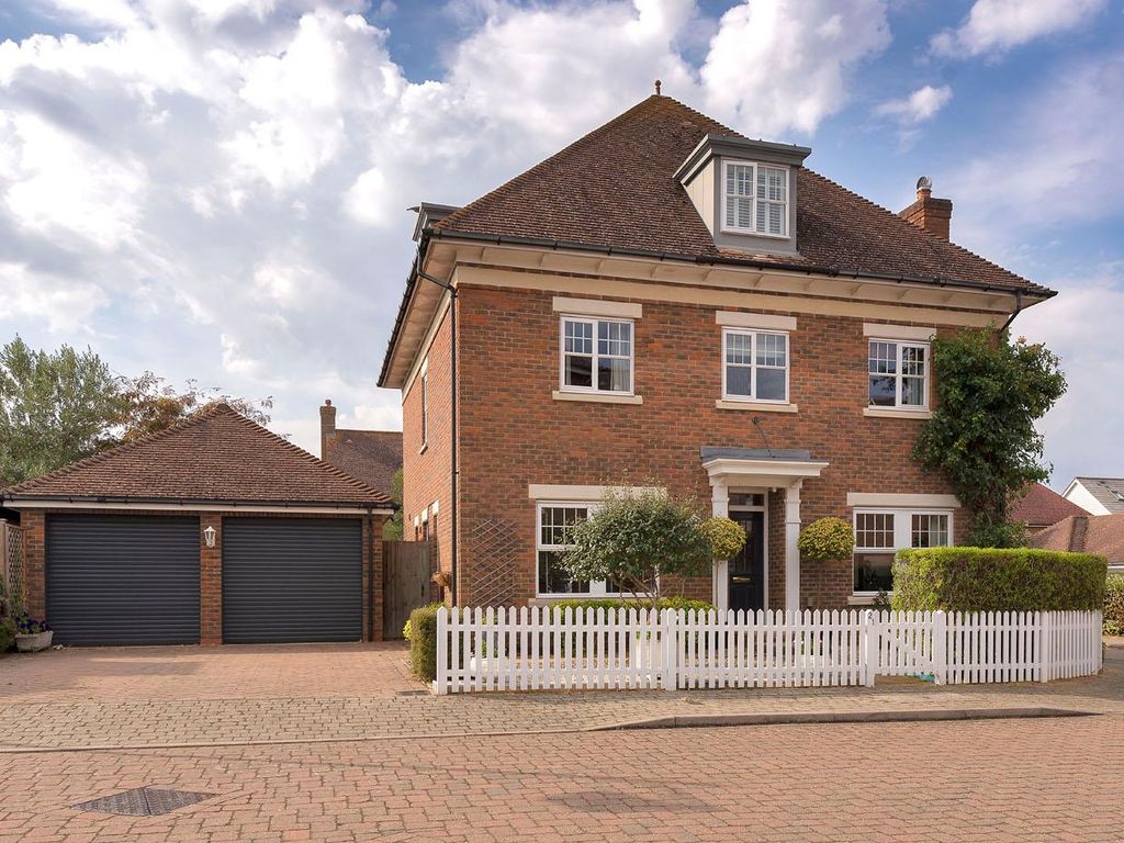5 bed detached house for sale in Woodford Grove, Kings Hill, West