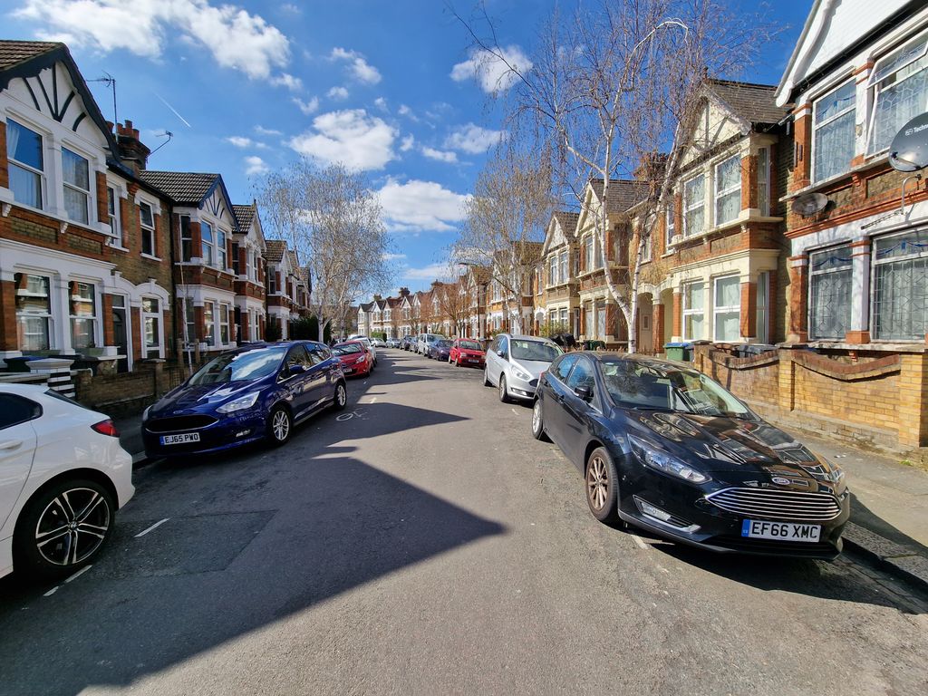 6 bed terraced house to rent in Burghley Road, Leytonstone, London E11