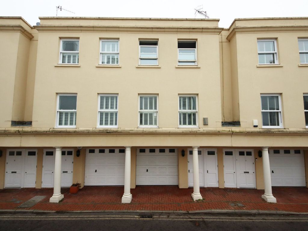 3 bed terraced house for sale