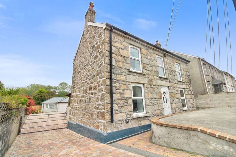 4 bed property for sale in Violet Cottage, Fore Street, Bugle PL26, £