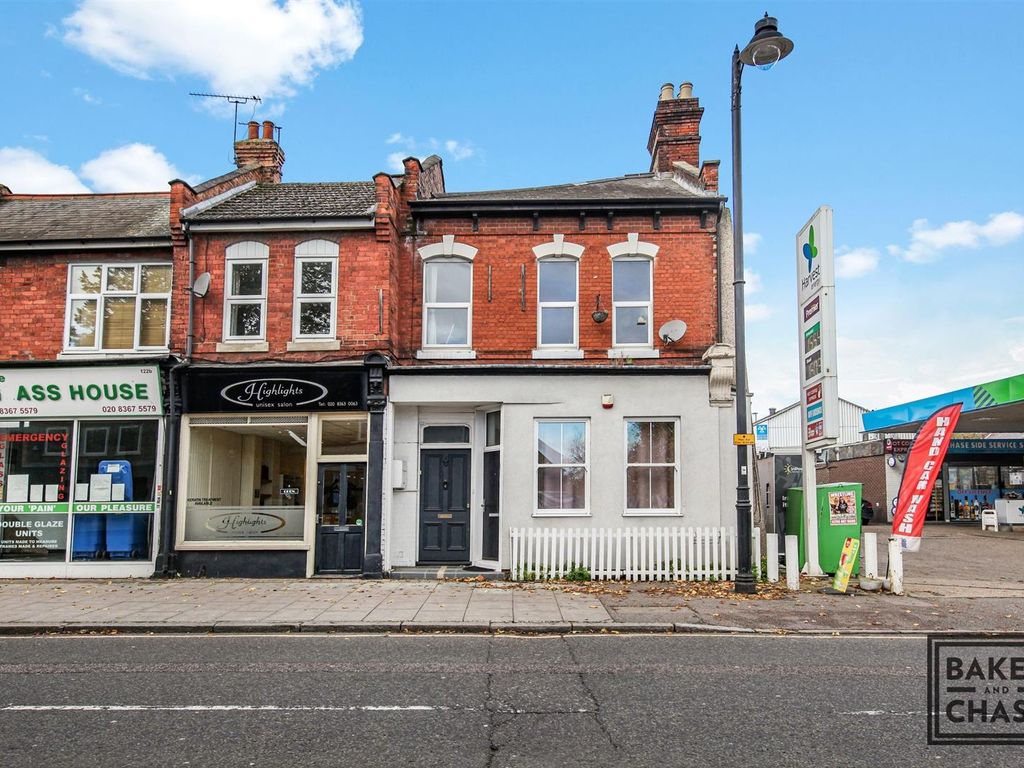 1 bed flat for sale in Chase Side, Enfield EN2, £359,995 Zoopla