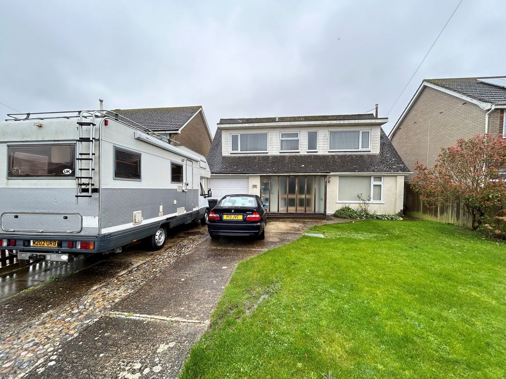 3 bed detached house for sale in Buckholt Avenue, Bexhill On Sea TN40