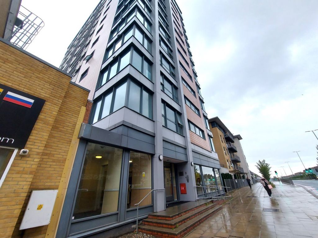 1 bed flat for sale in City Gate House, 399425 Eastern Avenue, Gants