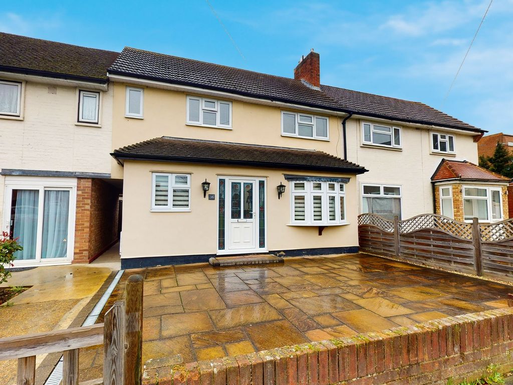 2 bed terraced house for sale in Fullers Close, Collier Row, Romford